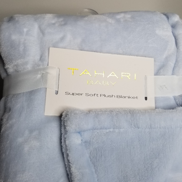 Tahari Bedding Nwt Tahari Baby Super Soft Plush Blanket Blue Boy